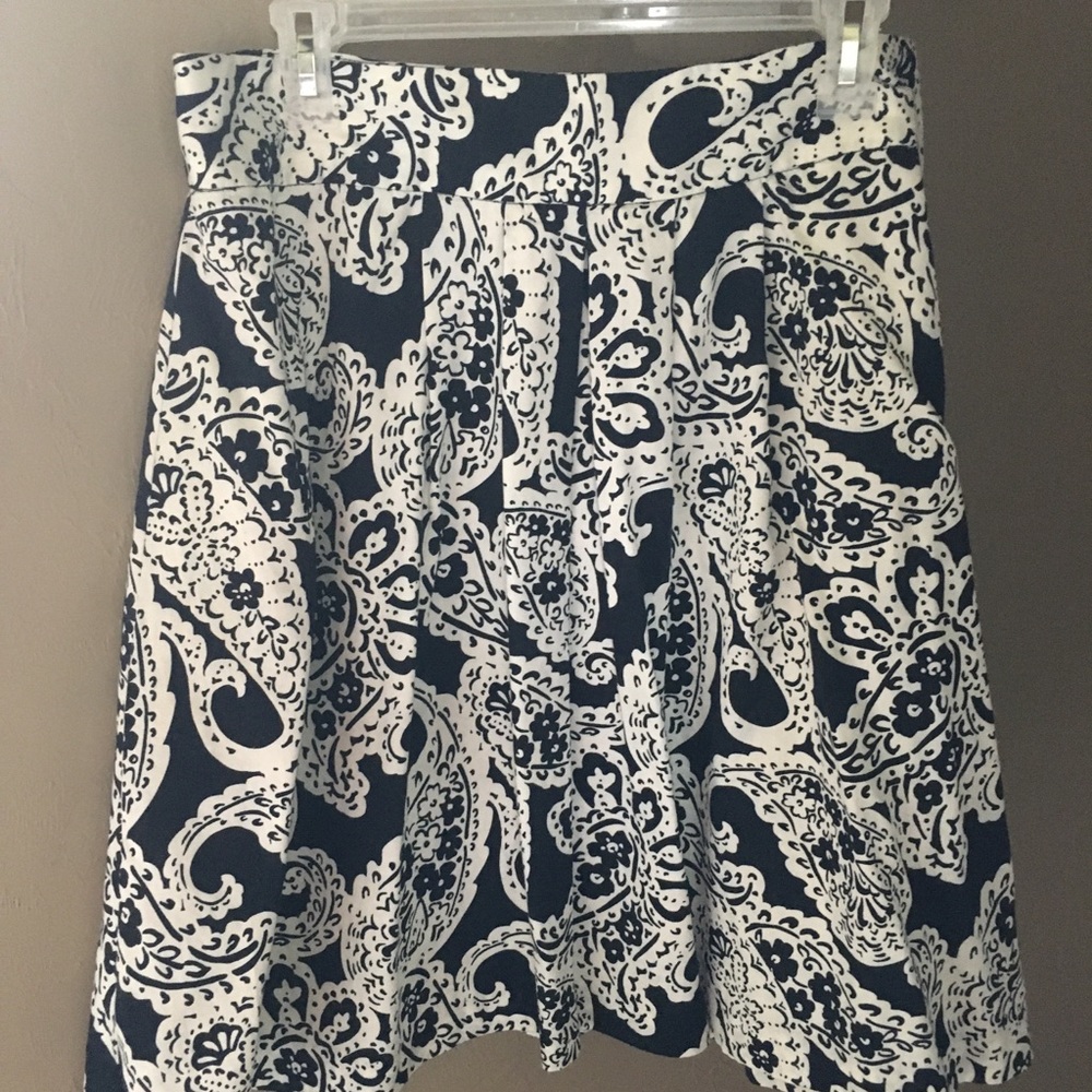 Merona  front pleated skirt